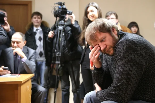 Брат просит прощения, но дистанция остаётся: новый виток конфликта Емельяненко