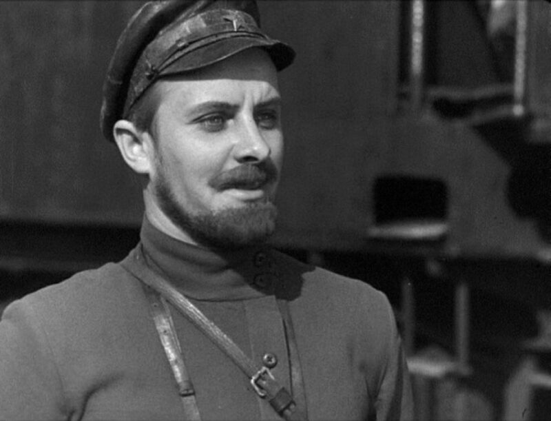 «Он знал цену софитам»: почему легендарный актер Евгений Самойлов умолял детей не связывать жизнь со сценой