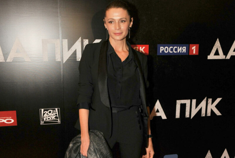 Актриса на съемках около десяти лет назад