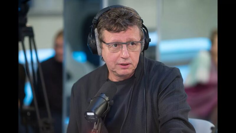 «Отец не помнил мой день рождения»: как Михаил Ширвиндт воспитал декана, маму двойняшек и младшего сына