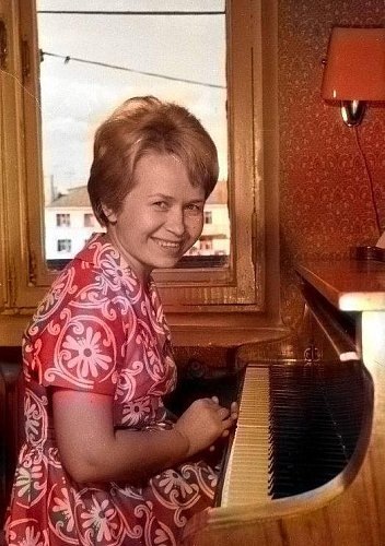 96-летняя Пахмутова после ухода Добронравова: кто рядом и почему музыка осталась главной опорой