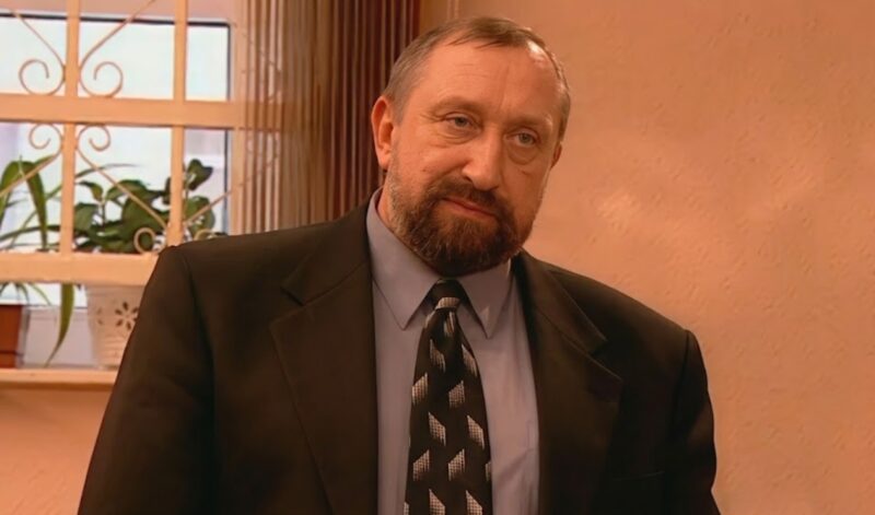 Николай Аверюшкин в детективном сериале «Линия защиты», 2002 год