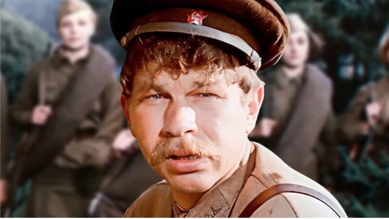 Андрей Мартынов в роли старшины Васкова в фильме «А зори здесь тихие…»