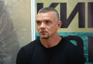 Владимир Епифанцев живёт с тремя 20-летними девушками и называет их «своими частями»