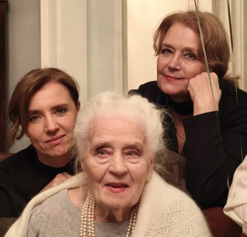 Как в молодости выглядела 104-летняя мама Ирины Алфёровой, передавшая дочери свою красоту