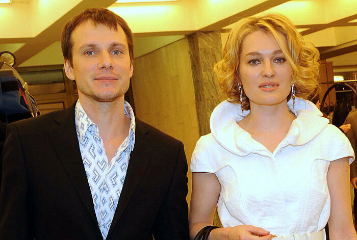 Пятнадцать лет первого брака, ультиматум мужа и тайный союз с режиссёром: личные повороты в судьбе Виктории Толстогановой