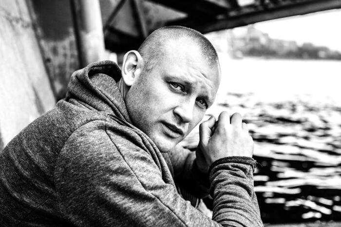 Мечтал о небе, но помешала родинка на спине: как Андрей Фролов вместо авиации попал во ВГИК и почему ему приходилось таксовать