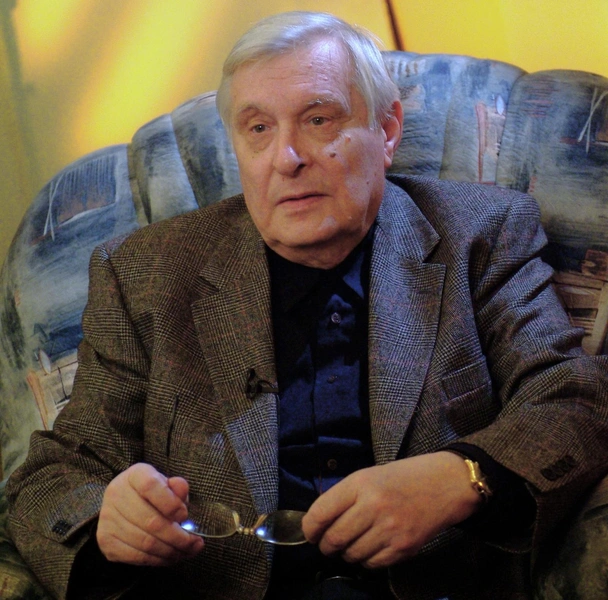 «Освободился от гнёта»: как 91-летний Олег Басилашвили справляется с тишиной в загородном доме после ухода супруги
