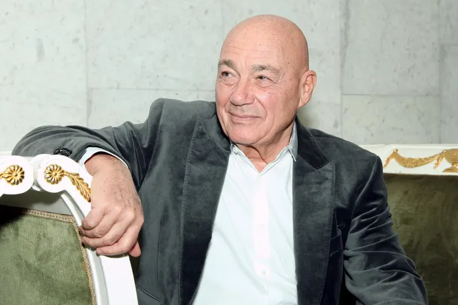 Теннис на пороге 91-летия, планы на новые съемки и ошибки прошлого: как живет Владимир Познер