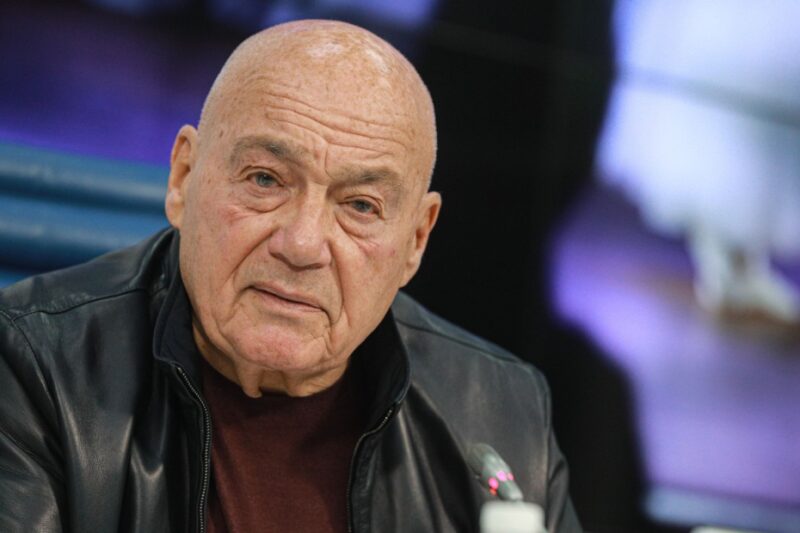 Теннис на пороге 91-летия, планы на новые съемки и ошибки прошлого: как живет Владимир Познер