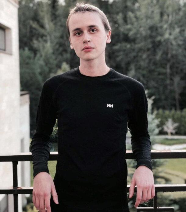 Сын известной актрисы Майкл Стрюков