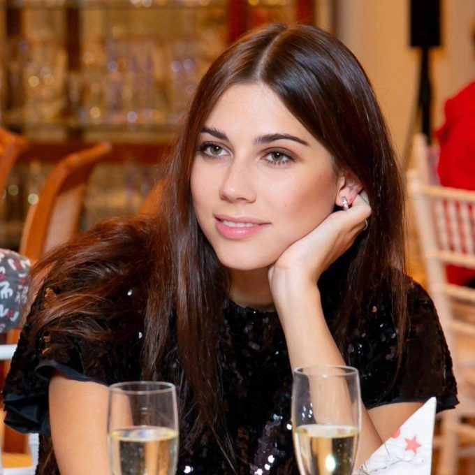 Разница в возрасте 36 лет, сын в спецназе и дочь в Америке: как живёт 69-летний Александр Маршал
