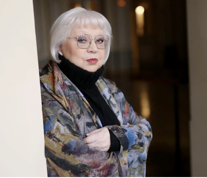 Светлана Крючкова встретила 76-летие