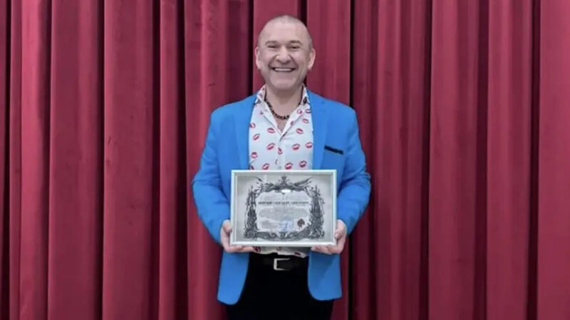 «Ничего не осталось от прежнего комика»: 53-летний Александр Морозов решился на новую пластику ради романтических ролей