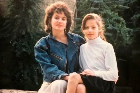 Романы с коллегами, союз с Евгением Цыгановым и премия «Ника»: путь Юлии Снигирь от школьных обид до признания