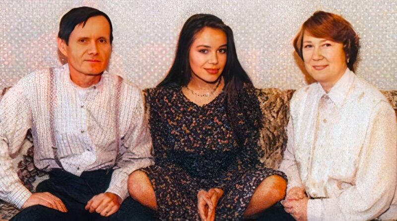 Екатерина Редникова с родителями