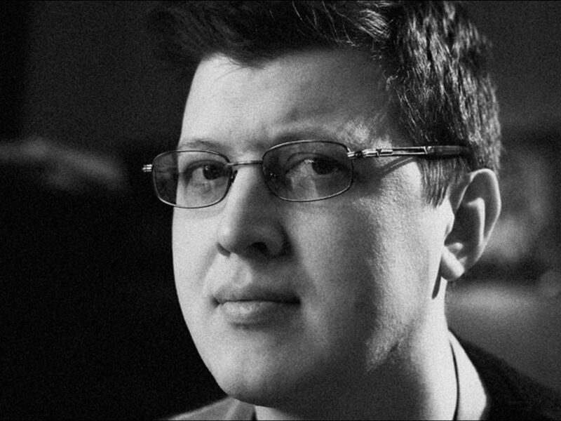 От сцены к алтарю: 8 известных актеров и их детей, ушедших в монастырь и церковное служение