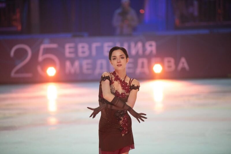 Не говорил до семи лет и тайно расписался с чемпионкой: как танцор Ильдар Гайнутдинов покорил сердце Евгении Медведевой