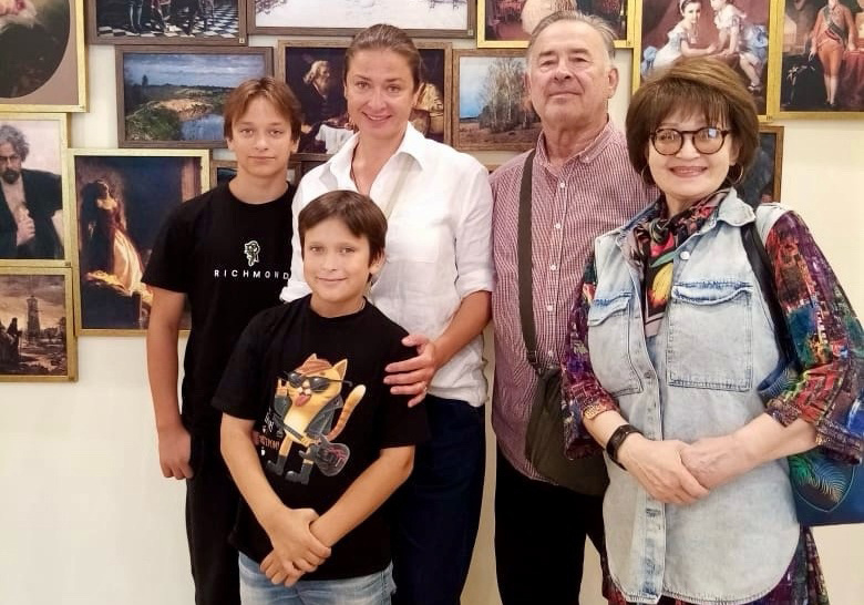 Мария Ситтель вместе с близкими родственниками и детьми
