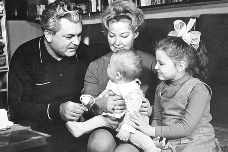 Фиктивный брак ради чужого ребенка: как Сергей Бондарчук по требованию матери признал первенца
