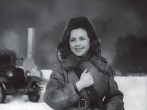 Валентина Караваева в роли Маши Степановой, 1942 год