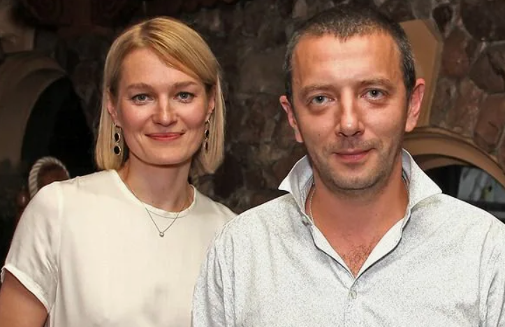 Виктория Толстоганова: поступление в ГИТИС с третьей попытки, распад первого брака и трое детей