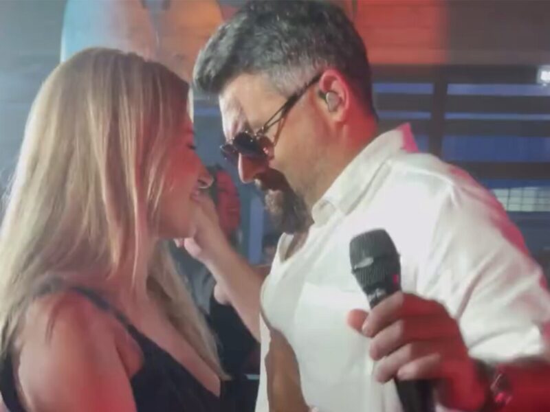 «Что за мощный мужчина рядом?»: как изменился Алексей Чумаков и почему их брак с Юлией Ковальчук постоянно критикуют в Сети