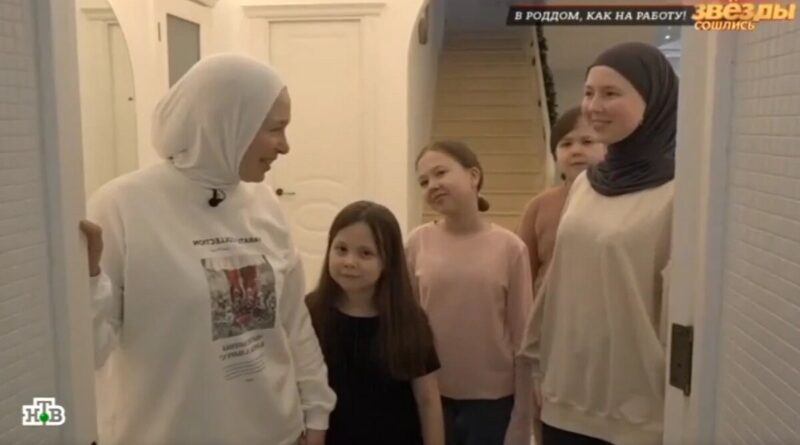 Разница в 40 лет и четверо детей: как живет молодая вдова Рената Ибрагимова после внезапного ухода певца