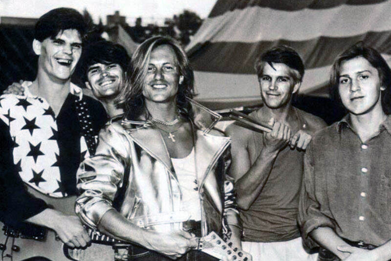 Группа H-Band начала выступать на московских площадках в 1990 году