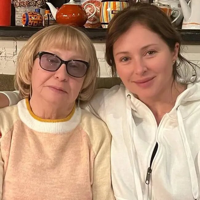 Полина Банщикова и ее внучка Анна Банщикова