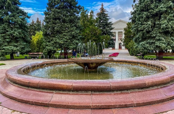 Без показной роскоши: где живет Полина Агуреева и почему актриса предпочитает старую Москву спальным районам