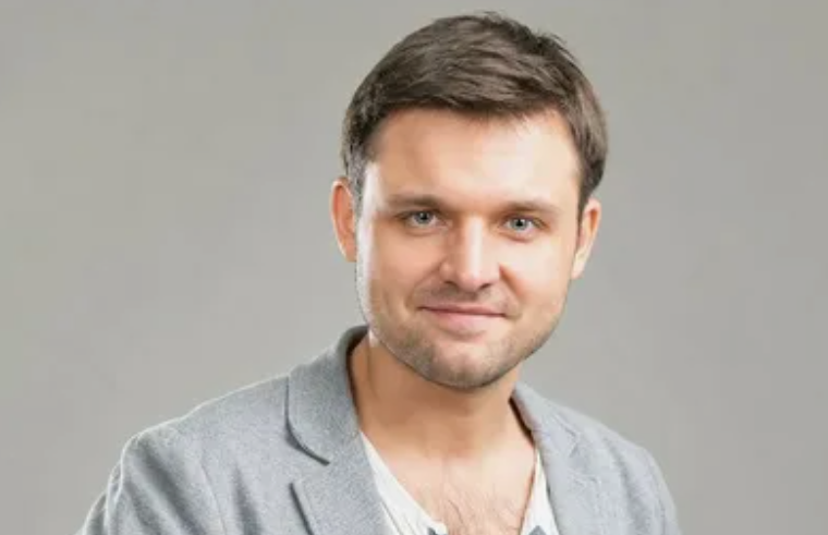 Вместе на сцене спустя семь лет после развода: почему Катерина Олькина временно отказалась от кино и как воспитывает двоих сыновей