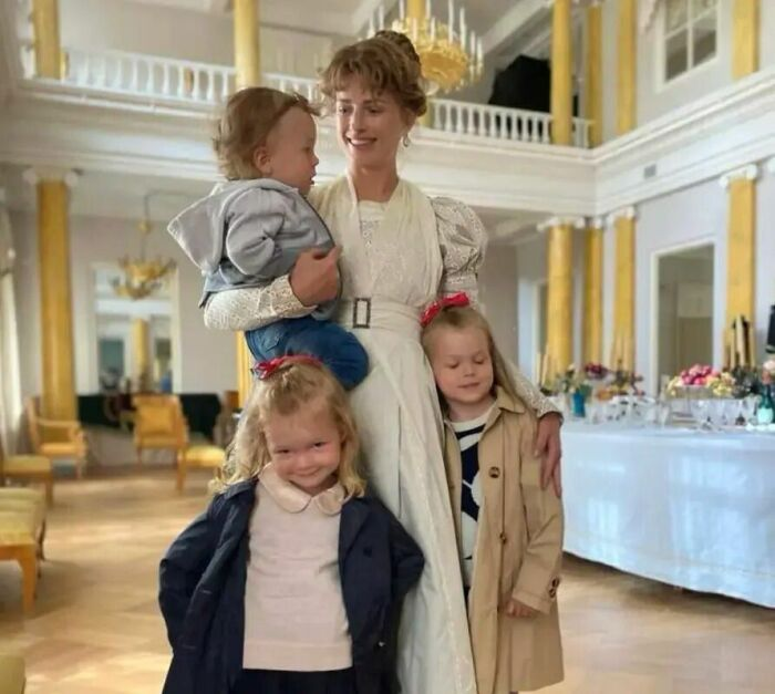 Свидания с поисковиком и страх быть самозванкой: почему Софья Эрнст годами скрывала детей и чего боится до сих пор