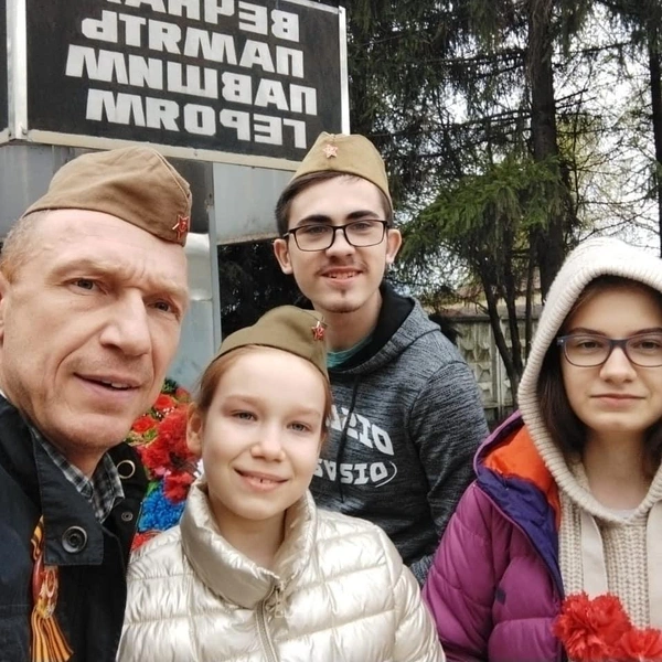Бросок кружкой в пенсионера, усыновление и два месяца комы сына: как сегодня живёт звезда «Бумера» Максим Коновалов