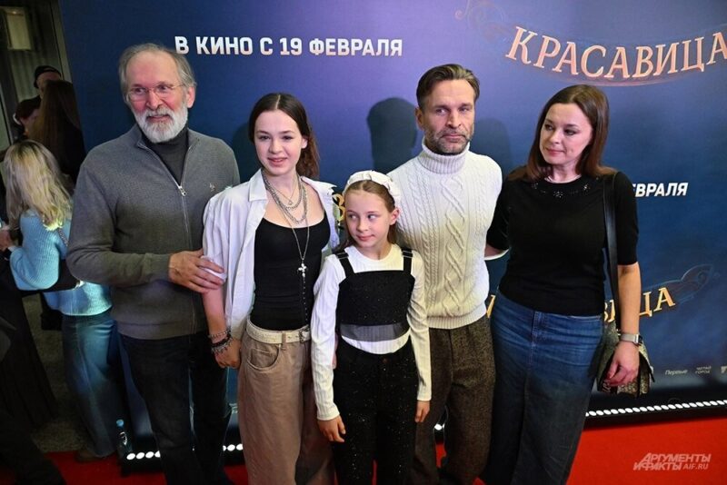 Три внучки Фёдора Добронравова: как выглядят и растут наследницы знаменитой актёрской семьи