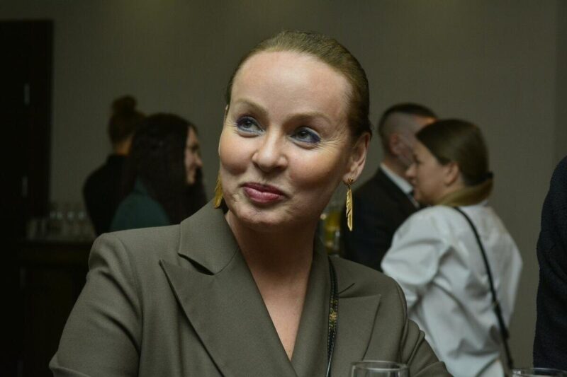 Жанна Эппле