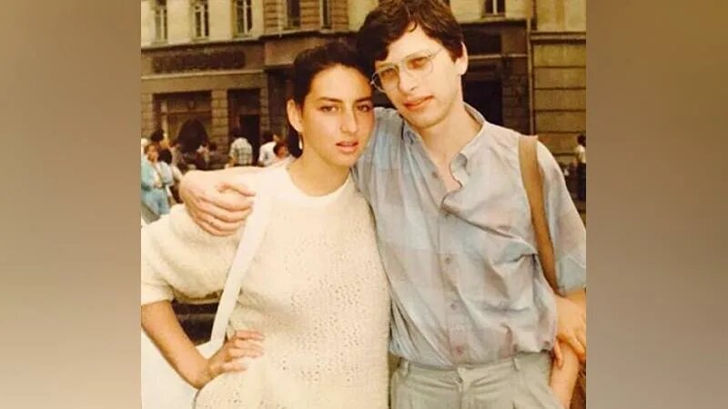 Алика Смехова показала повзрослевшего младшего сына в день его 18-летия