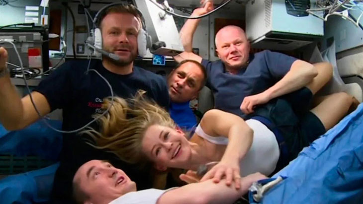 Космический «Вызов» Юлии Пересильд: почему полет актрисы на орбиту рассорил ее с космонавтами