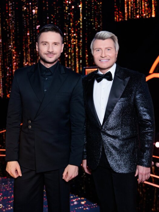 Внешний вид артиста во время поздравления с премией ТЭФИ
