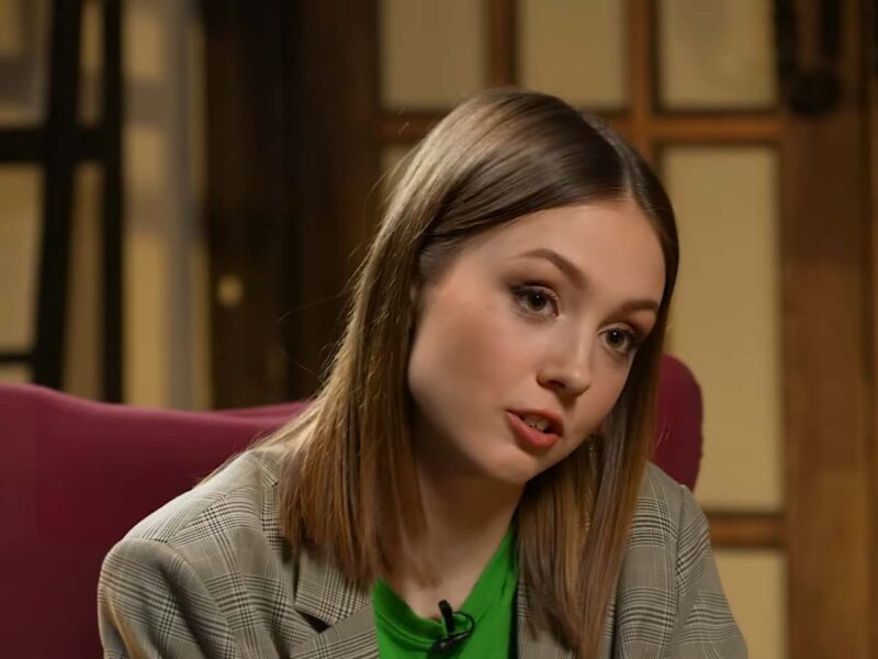Жизнь после «Папиных дочек»: почему Екатерина Старшова бросила МГУ, уехала из России и выбрала лед