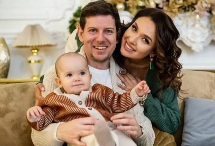 Актриса и Роман Бочаров с маленькой Серафимой