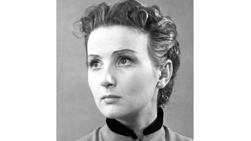 Тайны сыновей, миллиардное наследство и сцена до 95 лет: как жила любимая актриса Олега Табакова Раиса Максимова