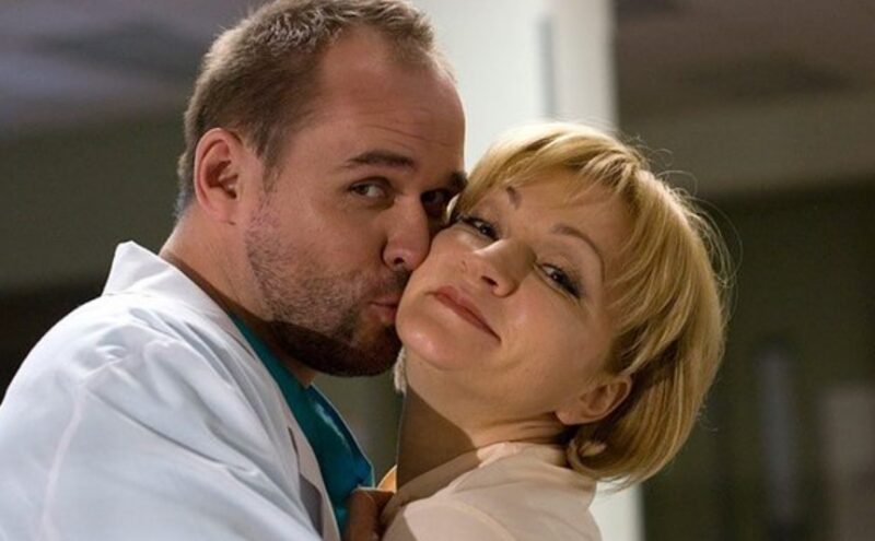 За кулисами «Склифосовского»: как создавали сериал и почему зрители заставили сценаристов вернуть героя