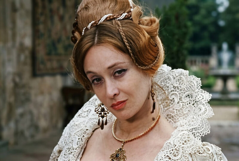 Маргарита Терехова в музыкальной комедии «Собака на сене», 1977 год