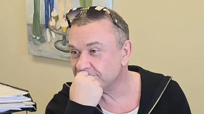 «Ничего не осталось от прежнего комика»: 53-летний Александр Морозов решился на новую пластику ради романтических ролей