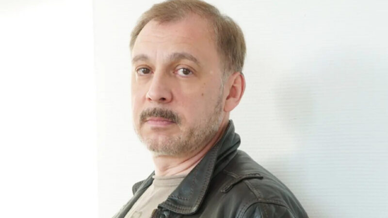47 отказов у микрофона и годы в общежитии: как Сергей Чонишвили пробивался к признанию