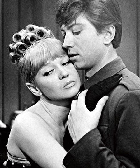Людмила Гурченко на съемках фильма «Взорванный ад», 1967 год