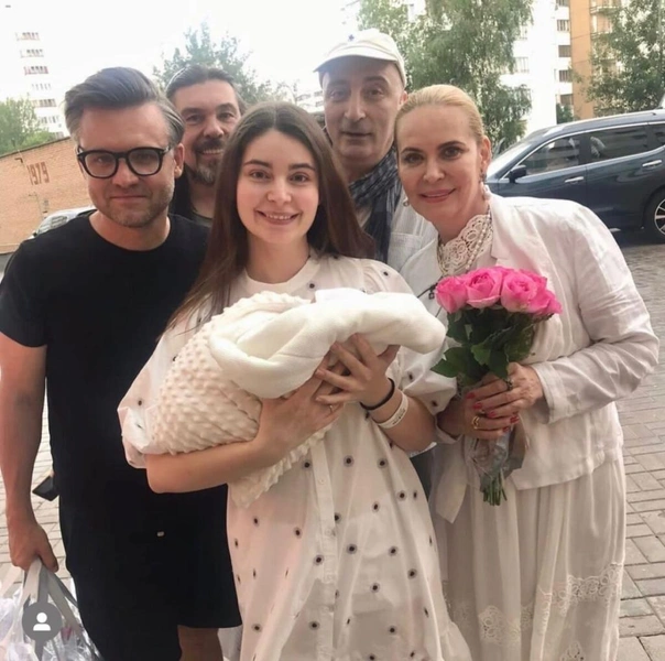 Наследница двух знаменитых фамилий, которая 14 лет не общалась с отцом и приняла прошлое мужа: как живет актриса Мария Козакова