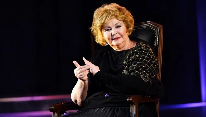 «С головой только одна проблема — причёску новую хочу»: как 81-летняя Наталья Селезнёва отвечает на слухи о своём угасании
