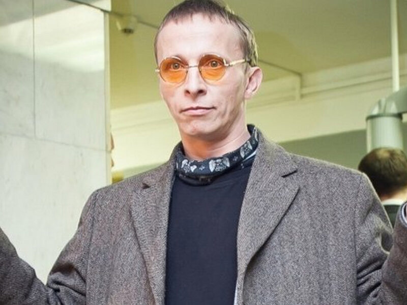 От сцены к алтарю: 8 известных актеров и их детей, ушедших в монастырь и церковное служение